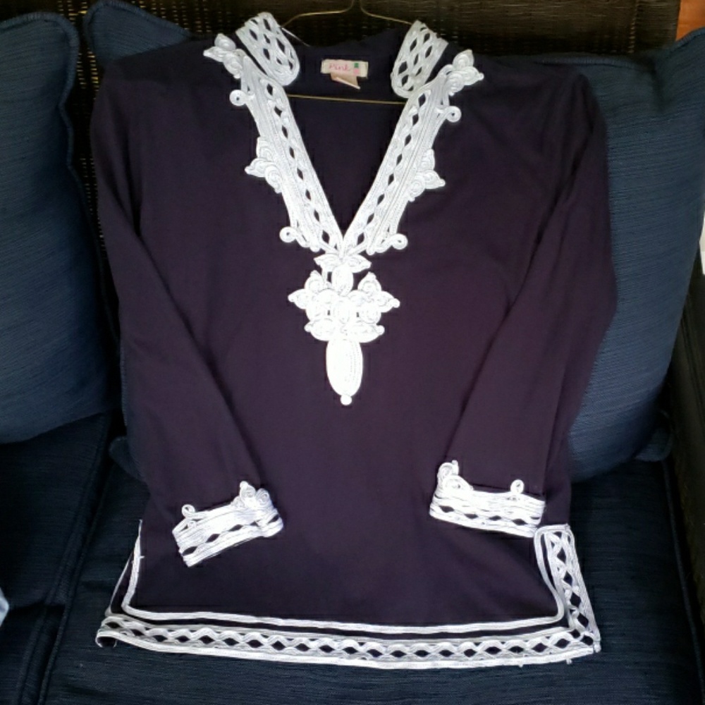 Navy Mandarin Style Top with White Trim